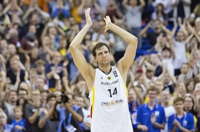 但他的表现 但他的表现